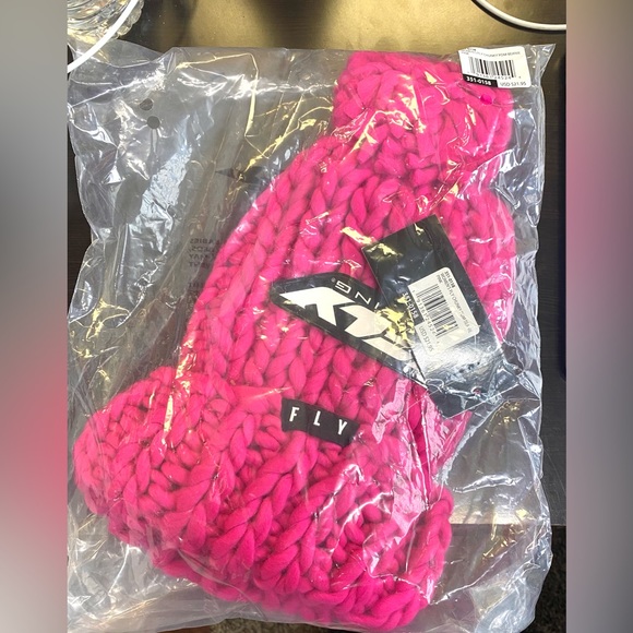 FLY RACING Women's Chunky Pom Beanie bright pink - Picture 2 of 2